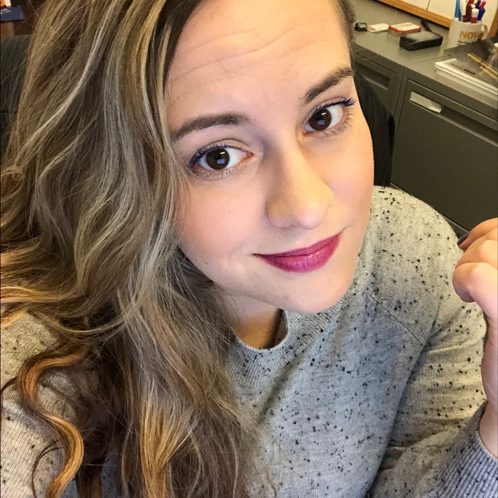 Meet your Posher, Alisa